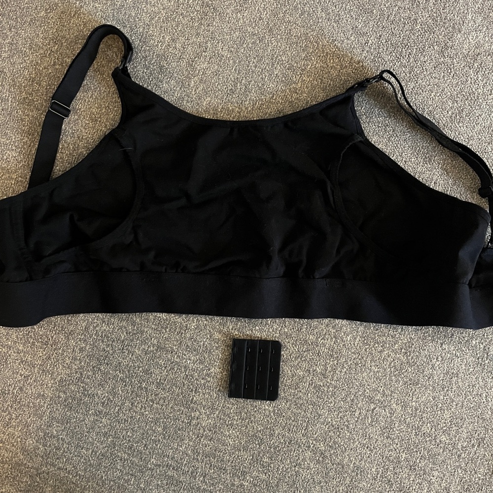 Set: MomCozy Nursing/Pumping Bra (+ Auden Sports Bra)